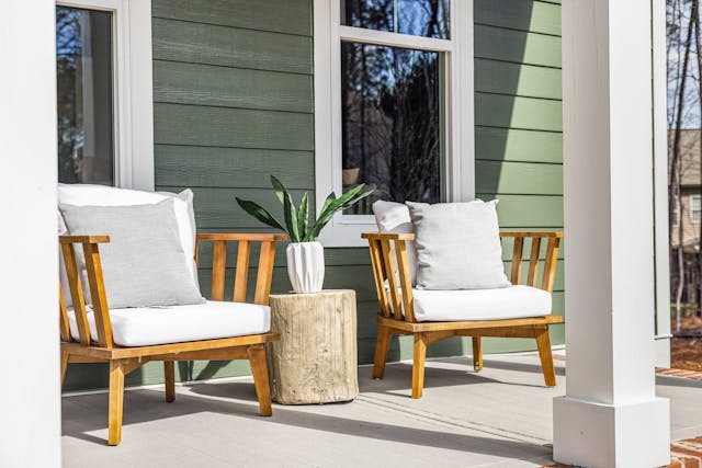 house-porch-with-two-seats